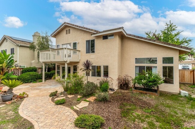 Building Photo - Beautiful & Spacious 4 bedroom home in Enc...