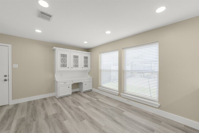 Building Photo - 4138 Club Valley Dr
