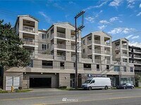Building Photo - 2530 15th Ave W