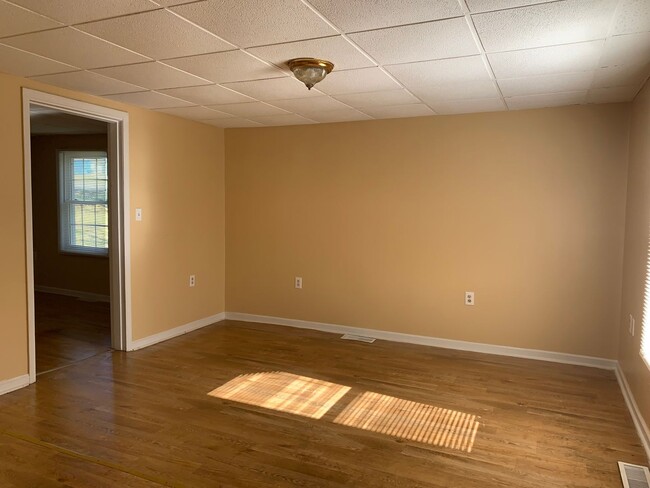 Building Photo - One Level House off Campbell Avenue