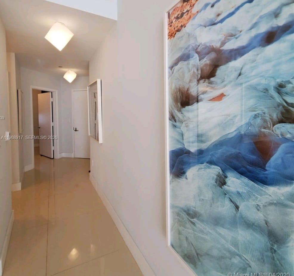 Building Photo - 2020 N Bayshore Dr