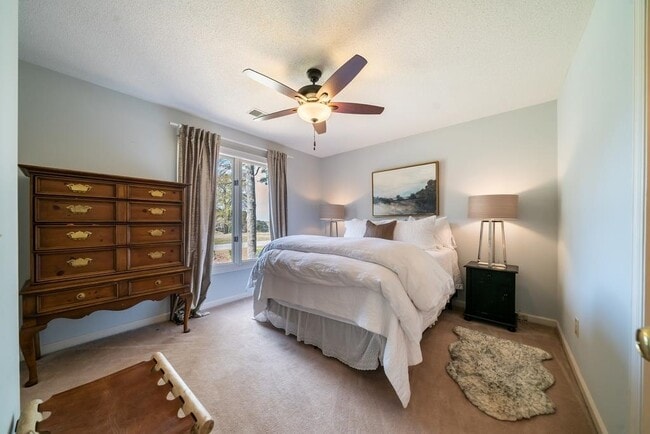 Building Photo - 1900 Snug Harbor Dr