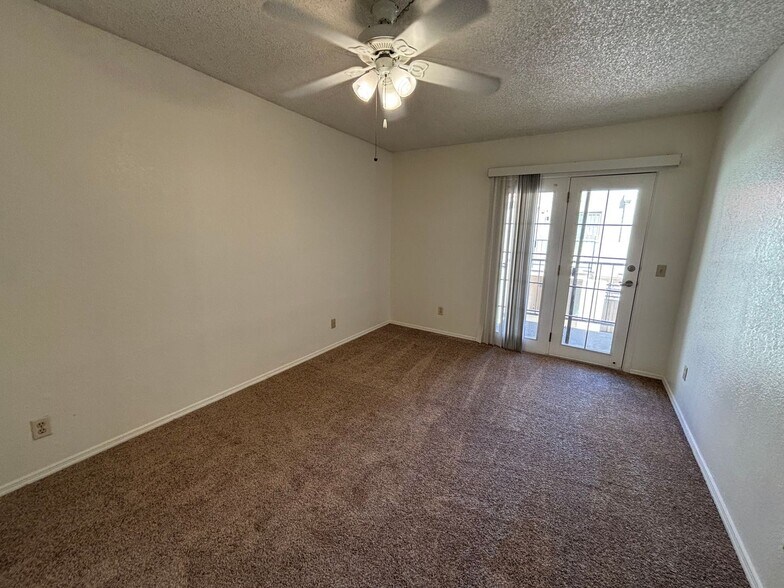 Building Photo - 1200 E River Rd