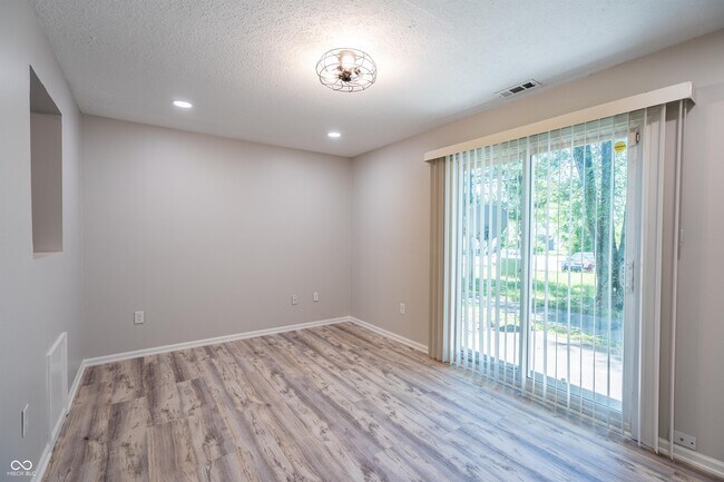 Building Photo - 1364 S Talbott St