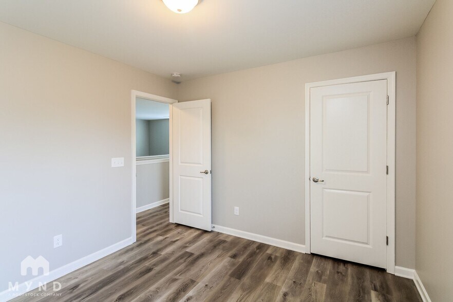 Building Photo - 2212 Pearwick Ct