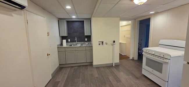 Building Photo - 20 Main St