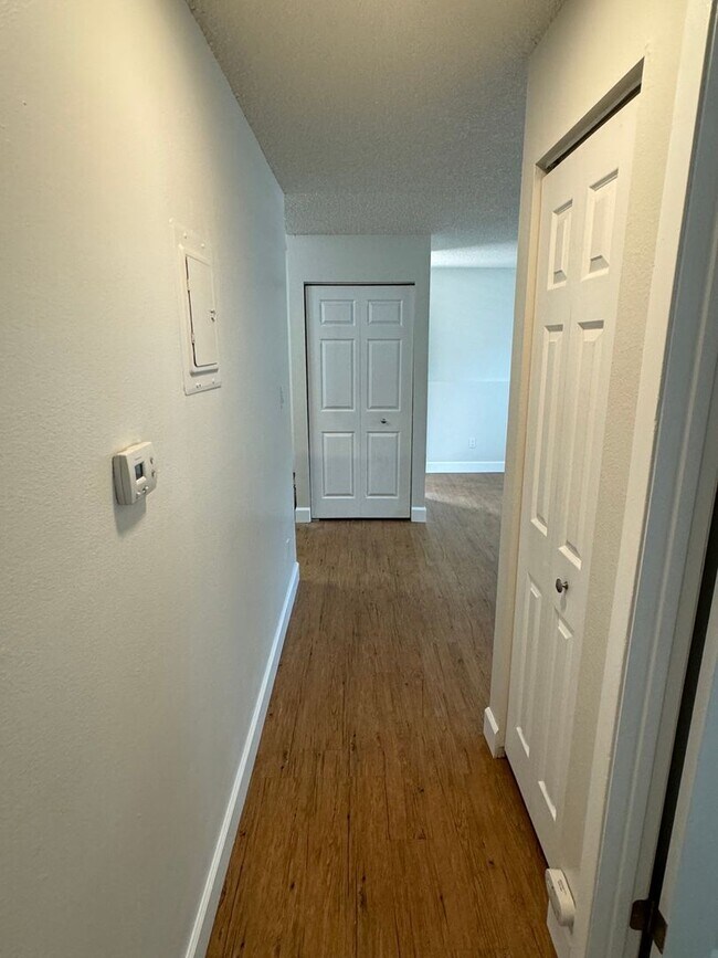 Building Photo - Creekside Views in this Stunning 2 Bedroom!