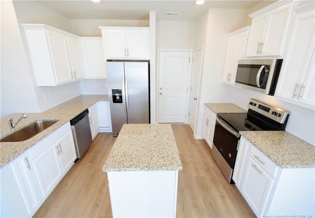 Building Photo - 331 Brentmoor Dr