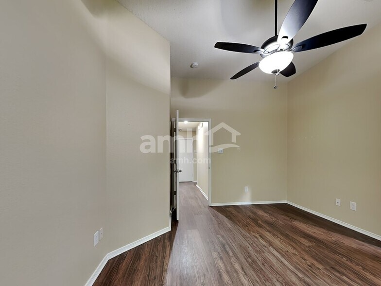 Building Photo - 223 Dartmouth Dr