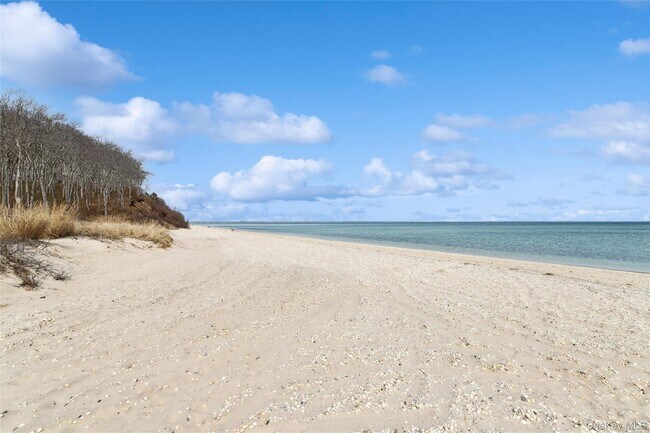 Building Photo - 6 W Landing Rd