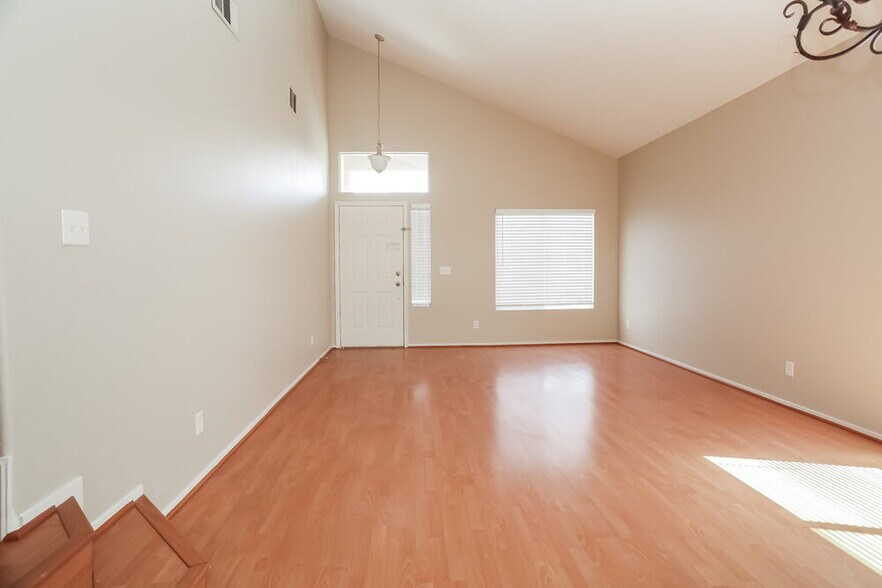 Building Photo - 6238 Morning Wing Dr