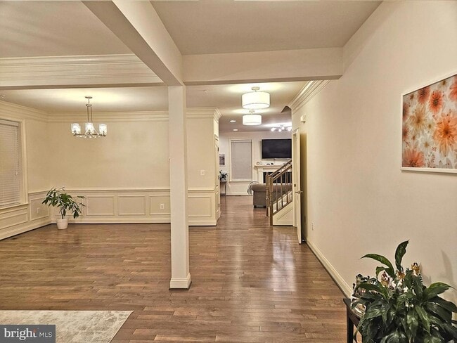 Building Photo - 3332 Burton Dr