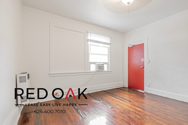Building Photo - 1021 S Park View St