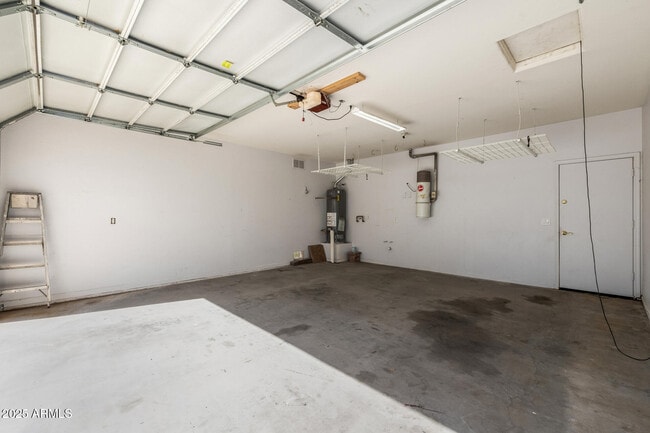 Building Photo - 3712 E Fruitvale Ave