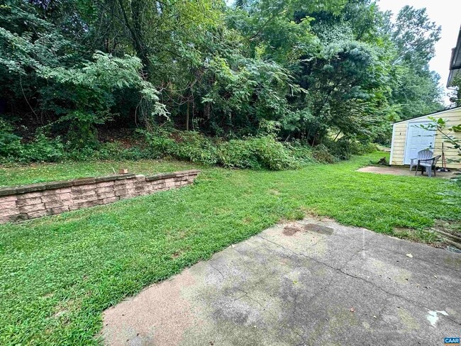 Building Photo - 104 Longwood Dr