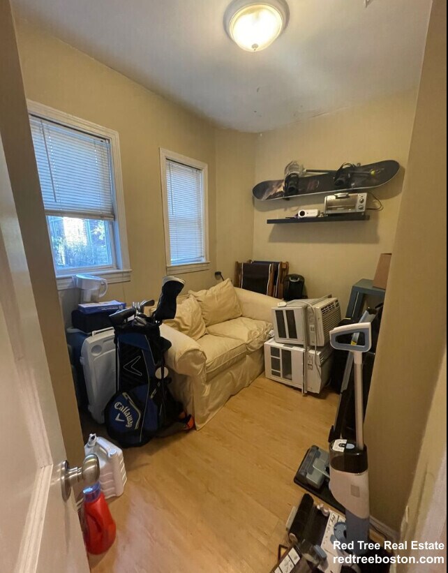 Building Photo - 63 Hillside St