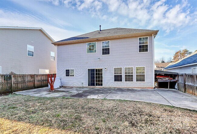 Building Photo - 15611 Normans Landing Dr