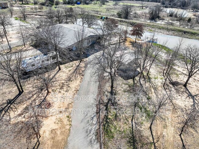 Building Photo - 933 Leatherwood Ln