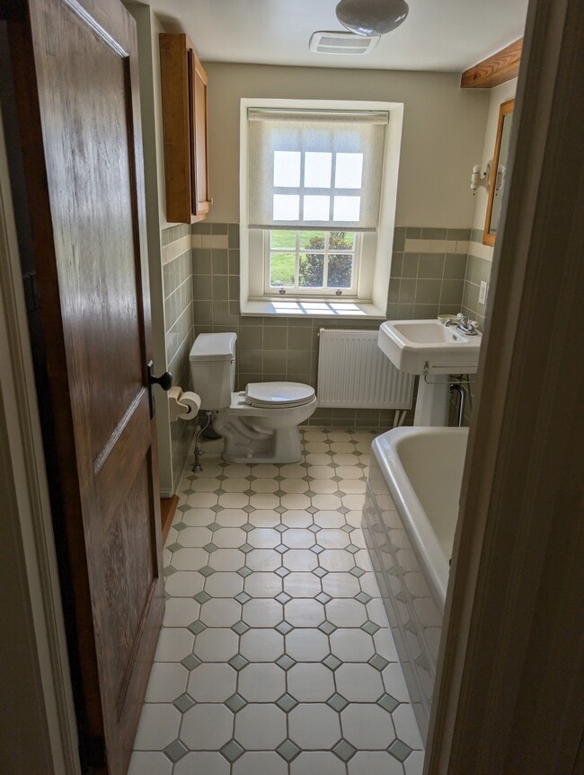 Building Photo - 40 Creamery Rd