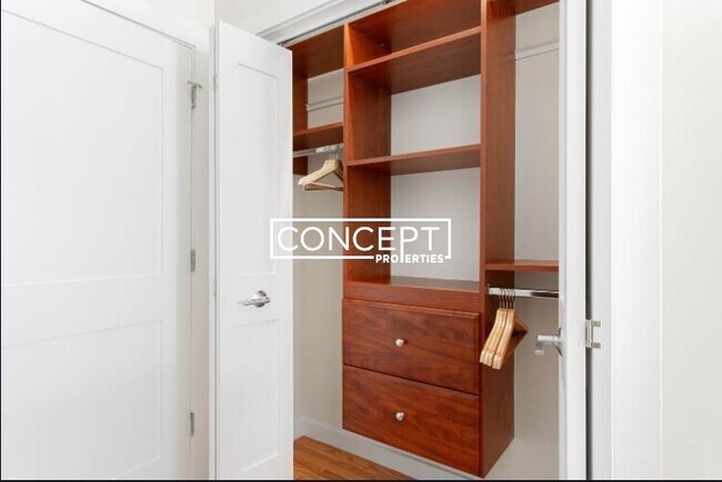 Building Photo - 9A Miner St. Unit 407