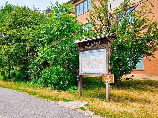 Building Photo - 310 S Main St