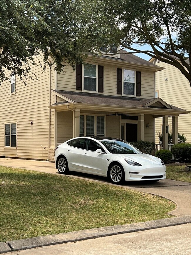 Building Photo - 18823 S Lyford Dr