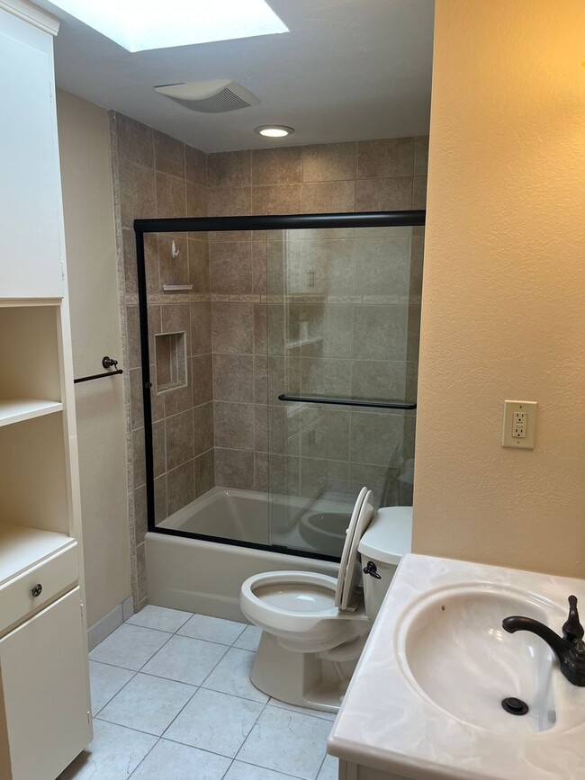 Building Photo - Charming Santa Clara Home with Backyard Perfect for Summer Nights!