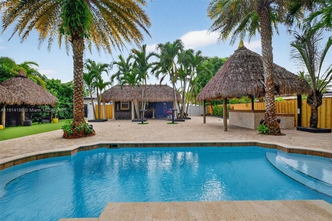 Primary Photo - 465 NW 153rd St