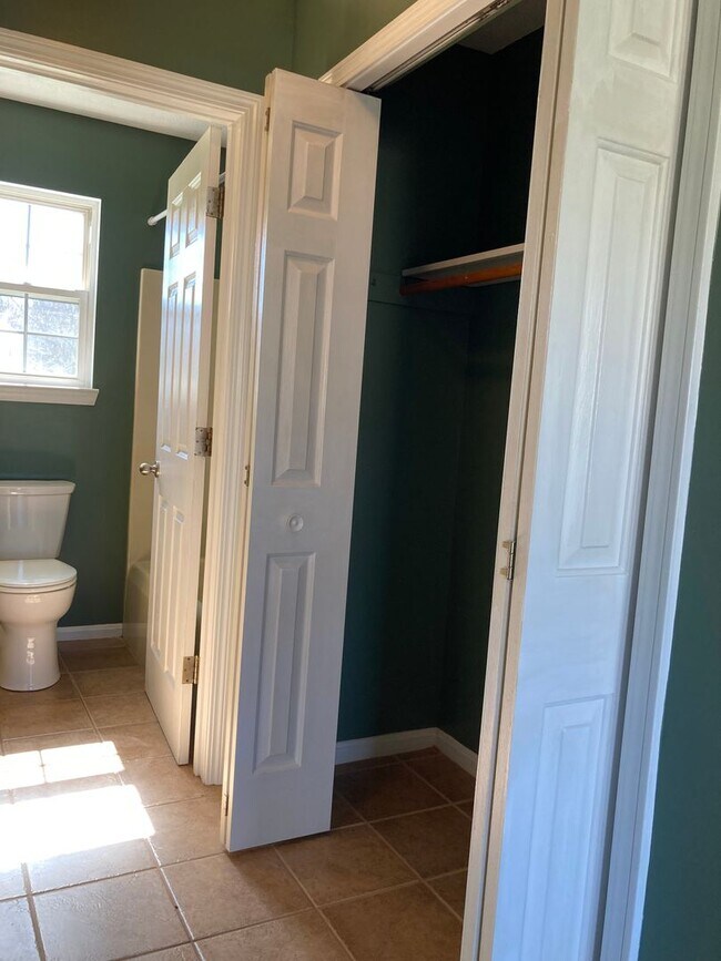 Building Photo - **Backyard offers County Setting in City L...