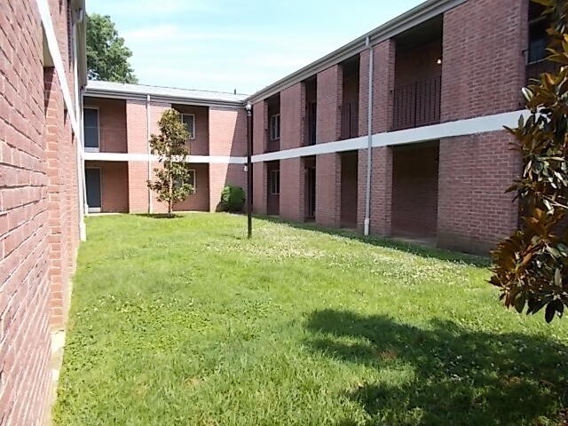 Building Photo - Oakland Square Apartments, Hampton