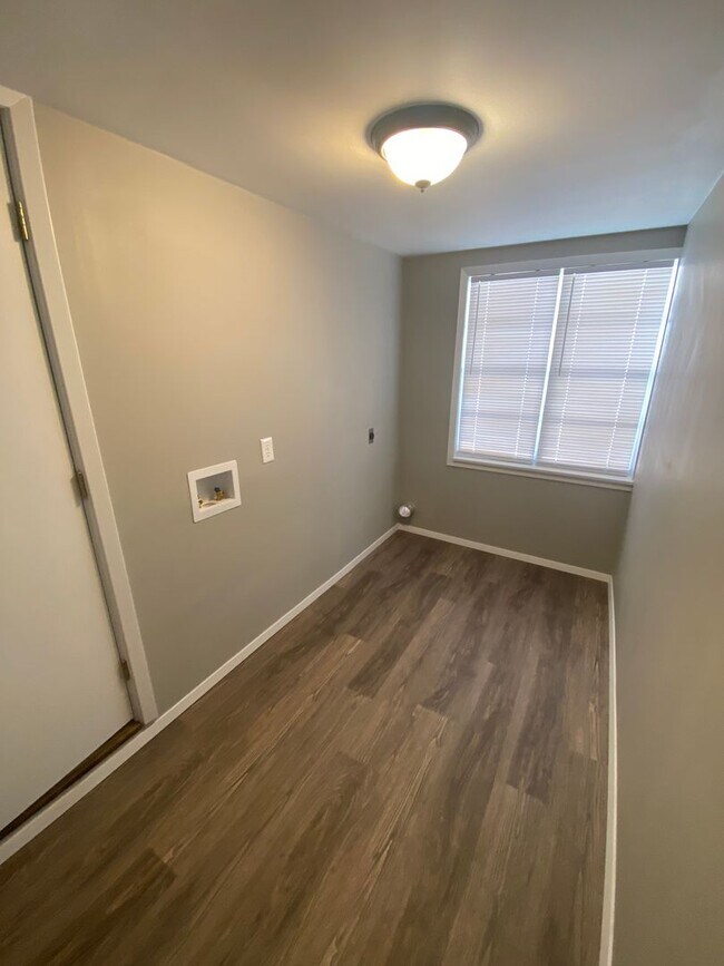 Building Photo - For Sale with Owner Financing!