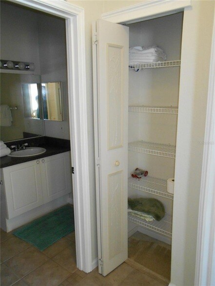 Building Photo - 2171 Portofino Pl