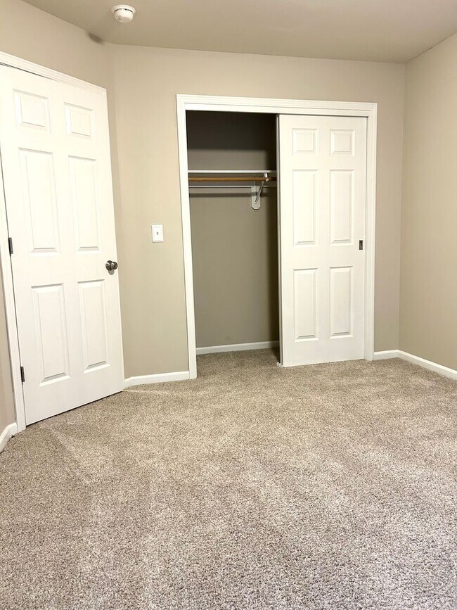 Building Photo - Charming 3-Bedroom Home with Modern Amenities and Elegant Finishes