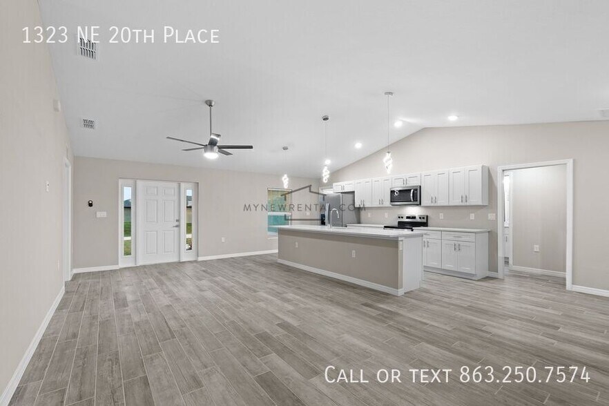 Building Photo - 1323 NE 20th Pl