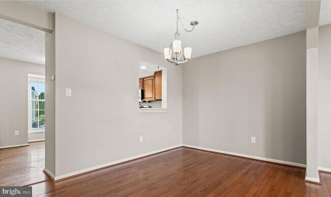Building Photo - 6359 New Haven Ct