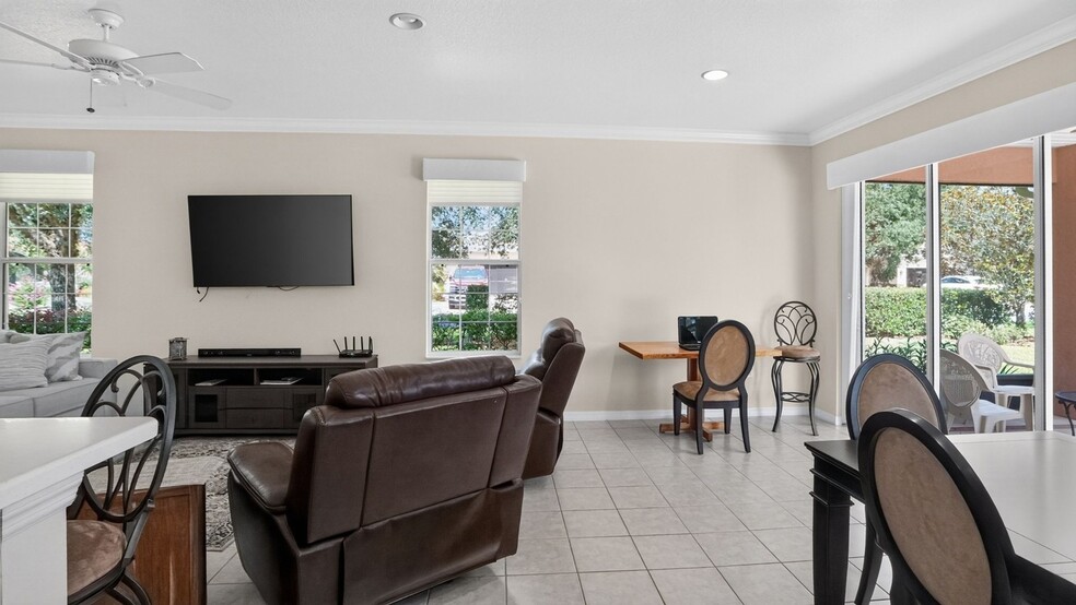 Building Photo - 8525 SW 86th Terrace