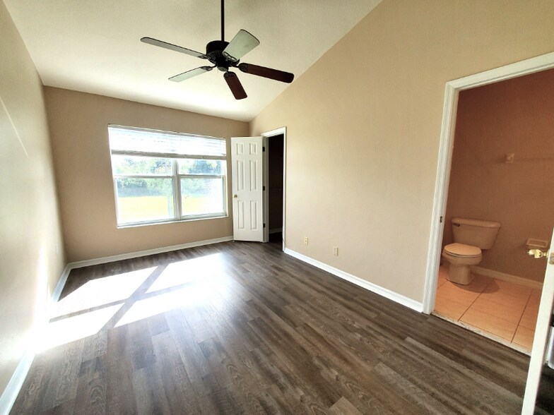 Building Photo - 8792 Christie Dr