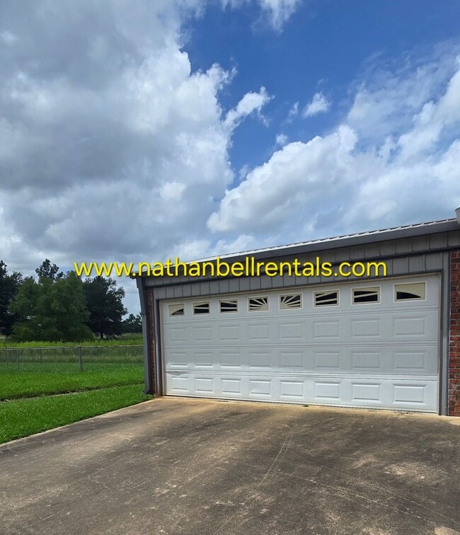 Building Photo - 2625 40th St SE