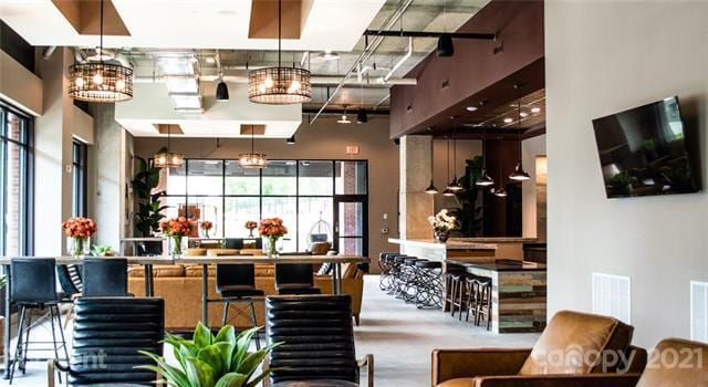 Building Photo - 1310 Iris Dr