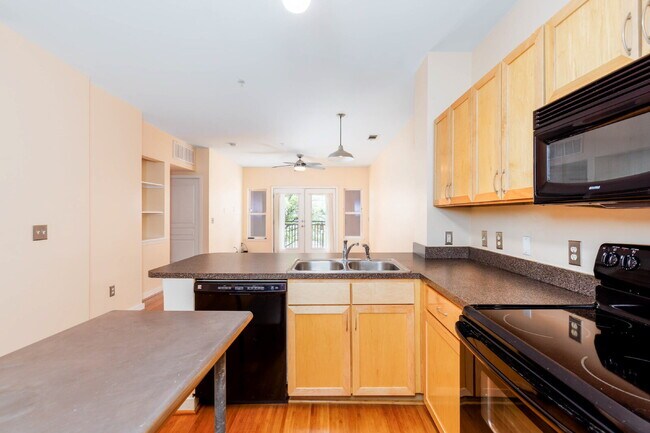 Building Photo - 2 Bedroom, 2 Bath Apartment in Birmingham