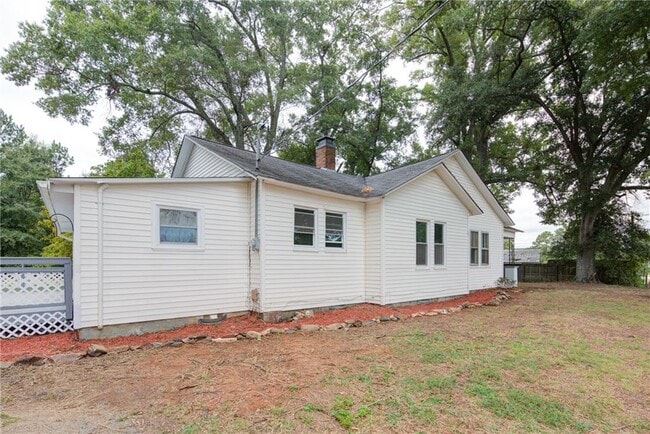Building Photo - 7985 Midway Rd