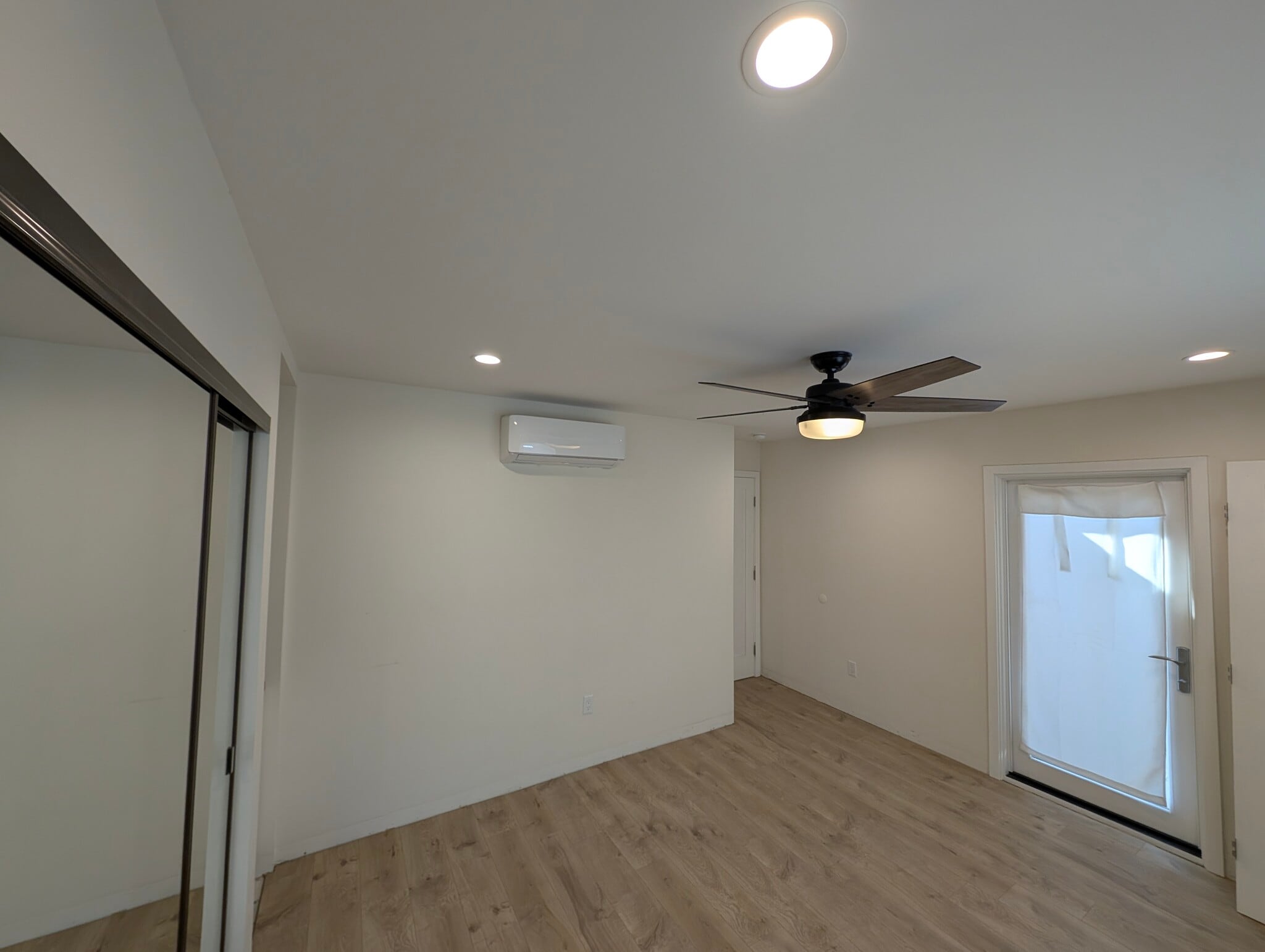 Master_Bed - 240 W Cedar Ave