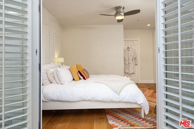 Building Photo - 1605 Cabrillo Ave