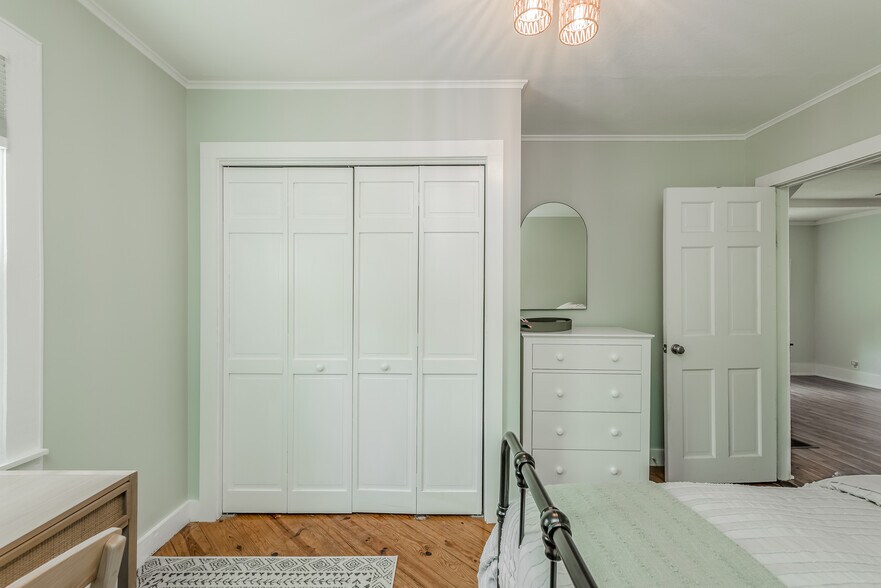 Building Photo - 21 Elsmere Rd