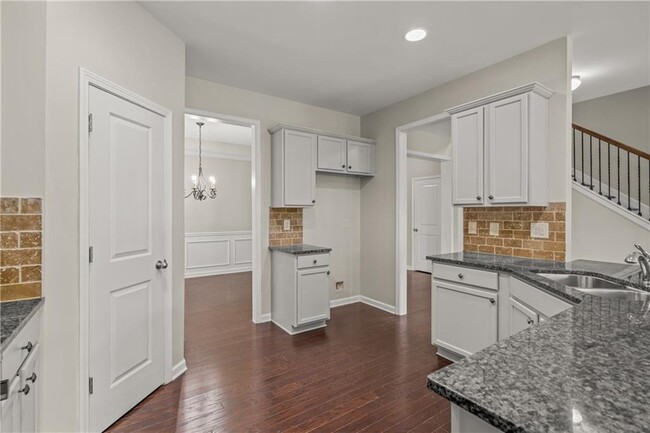 Building Photo - 4940 Breezewood Cir