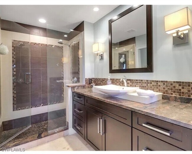 Building Photo - 4650 Yacht Harbor Dr