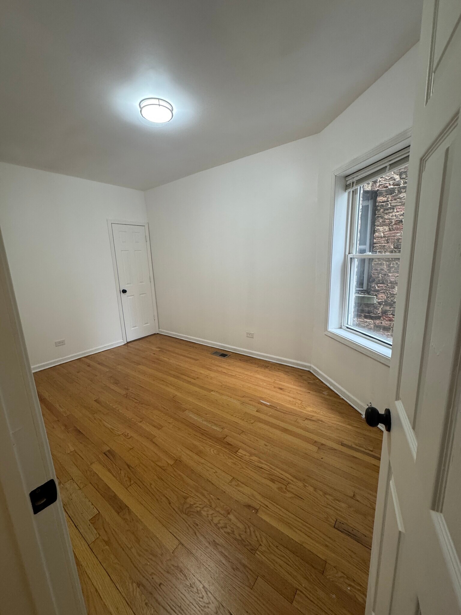 Building Photo - 6838 S King Dr