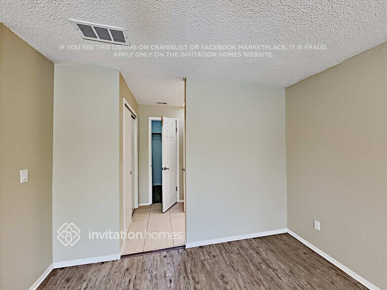 Building Photo - 517 Eastport Dr