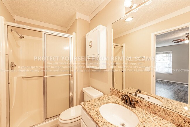 Building Photo - 3031 W Essex Dr