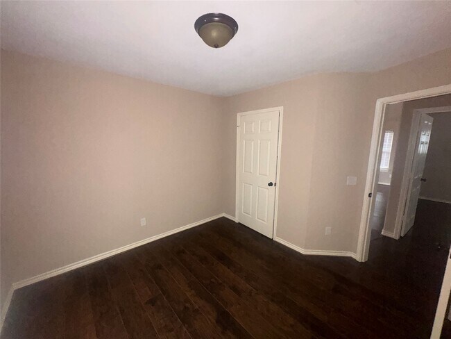 Building Photo - 10604 Royal Adrian Dr